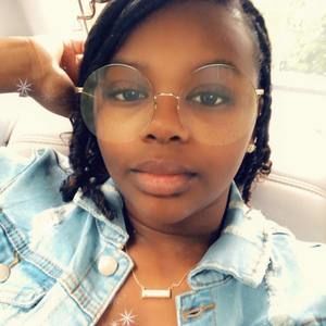 Meet your Posher, Aisha